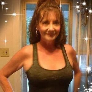 Meet your Posher, Rena